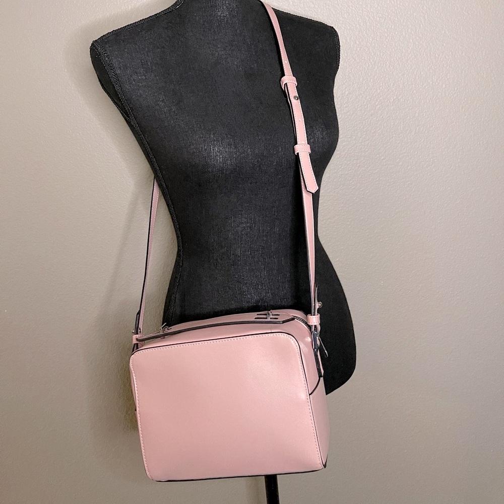 Forever 21 pink crossbody - Picture 4 of 9